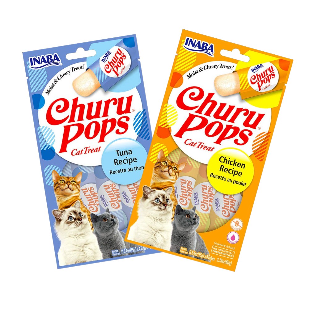Frente de los empaques INABA Churu Pops Snacks para Gatos, recetas Pollo y Tuna (Atún); sticks al centro y tres gatos debajo