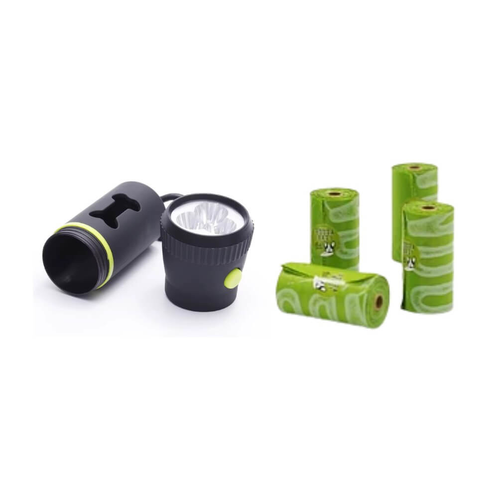 Dispensador de bolsas caca perros con linterna para perros abierto, muestra el espacio para rollos y el foco LED bajo consumo junto a 4 rollos