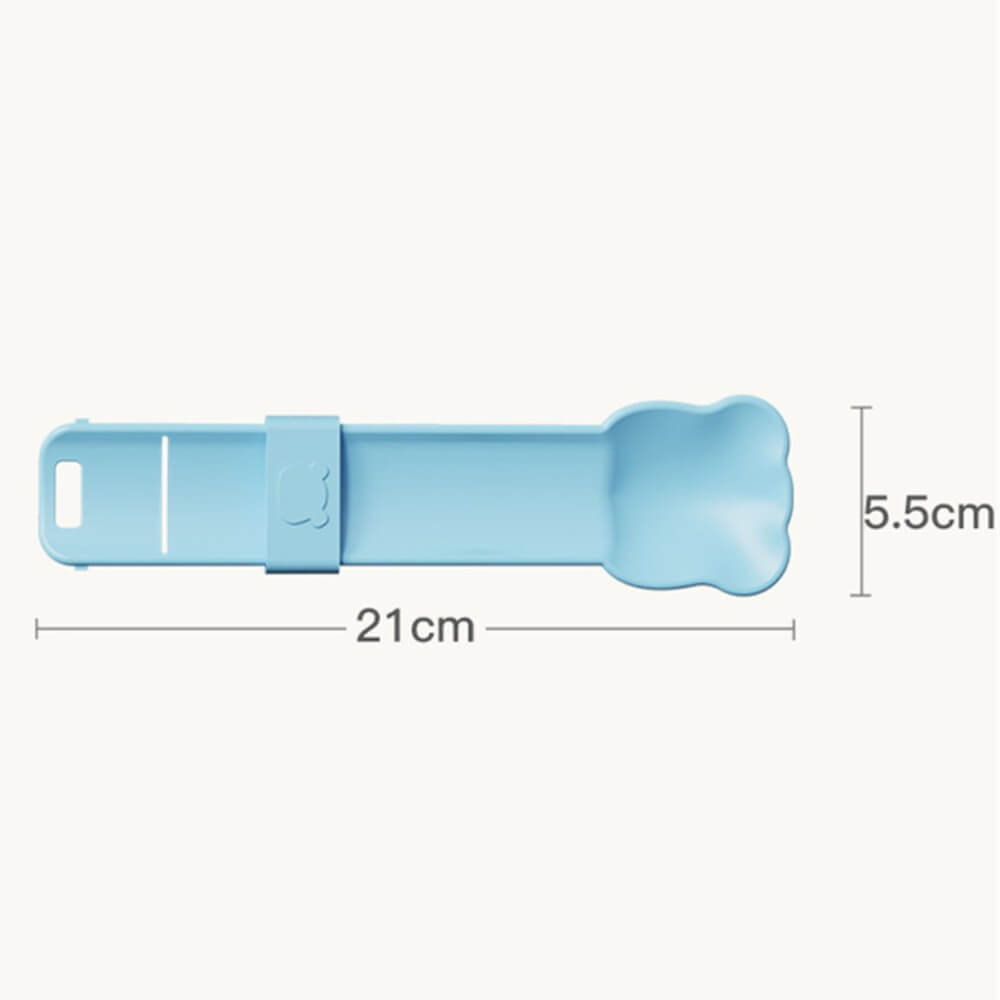 Infografía que muestra las medidas de la cuchara exprimidora azul para gatos, especifica un largo de 21cm y ancho de la cavidad de 5.5cm