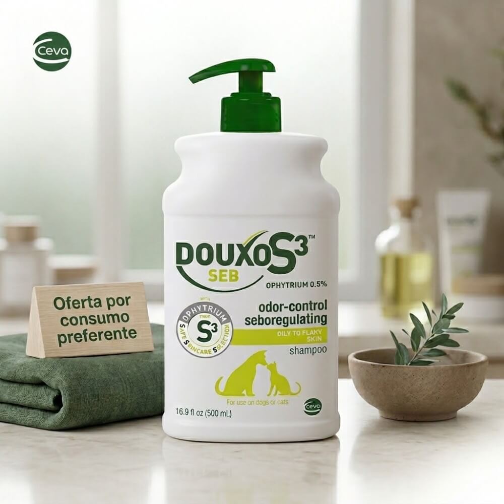 Douxo S3 SEB Shampoo en mesón con letrero de oferta por consumo preferente para el control de olor y seborregulador en perros y gatos