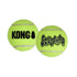 Dos pelotas KONG Squeakair amarillas con logos, juguetes resistentes con sonido para juego de perros que aman buscar.